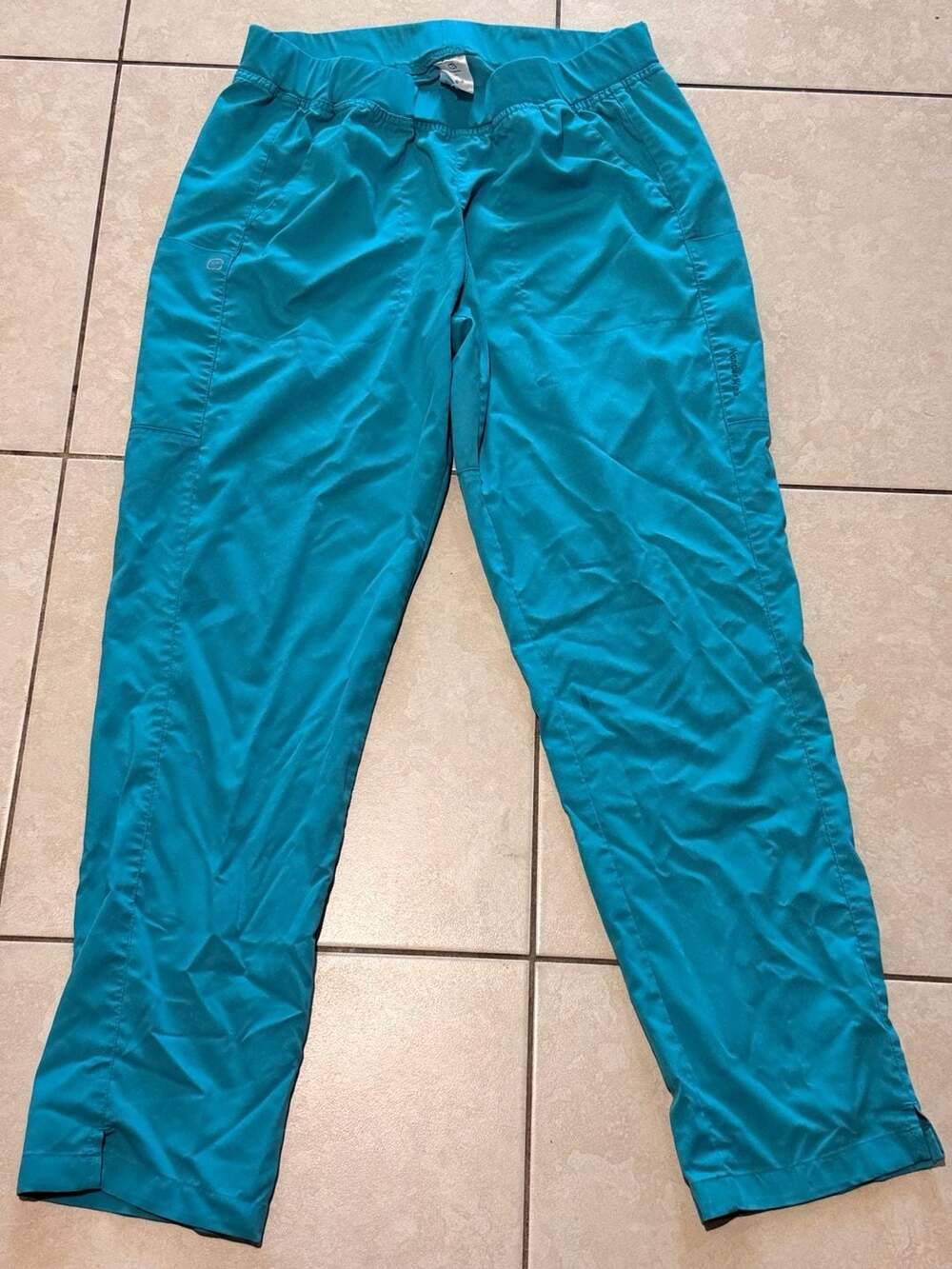 WonderWink PRO Women's Modern Fit Cargo Scrub Pants